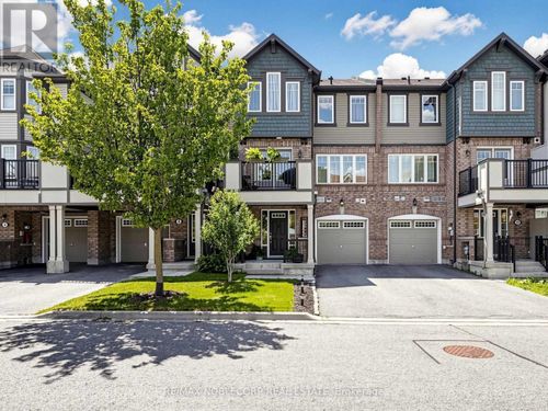 8 Deancrest Road, Brampton (Northwest Brampton), ON, L7A0W1 | Card Image