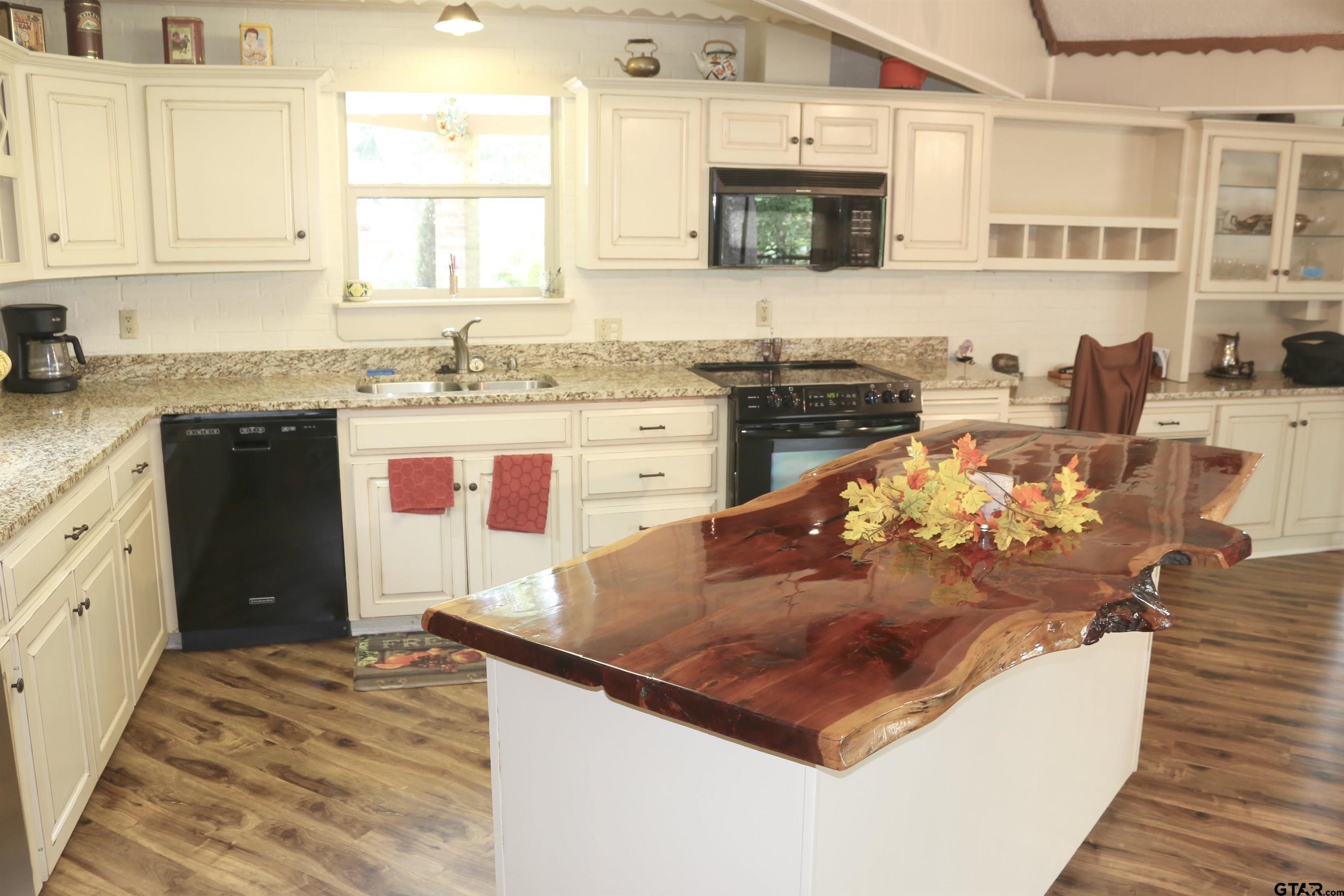 Rosewood Dr, Hideaway, TX 75771