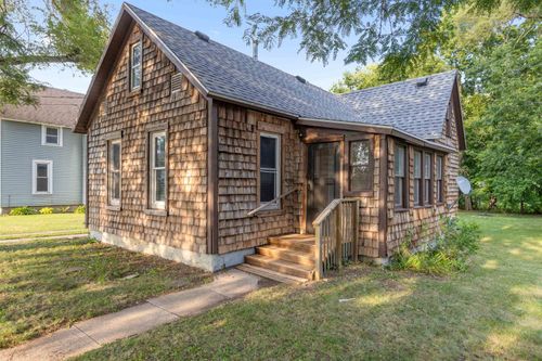 1015 Bluff St, Beloit, WI, 53511-5166 | Card Image