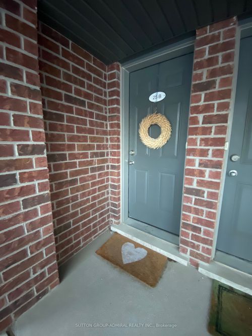 b-25 Sienna St, Kitchener, ON, N2R0H8 | Card Image