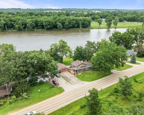 7456 N River Rd, BYRON, IL, 61010-8806 | Card Image