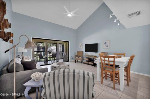 18 Village Las Palmas Cir, St Augustine, FL, 32080-3590 | Card Image