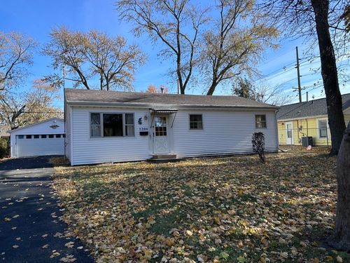 1204 Garden Hills Dr, Champaign, IL, 61821-1930 | Card Image