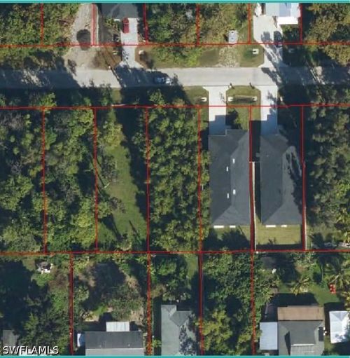 3060 Pine Tree Dr, NAPLES, FL, 34112-7646 | Card Image
