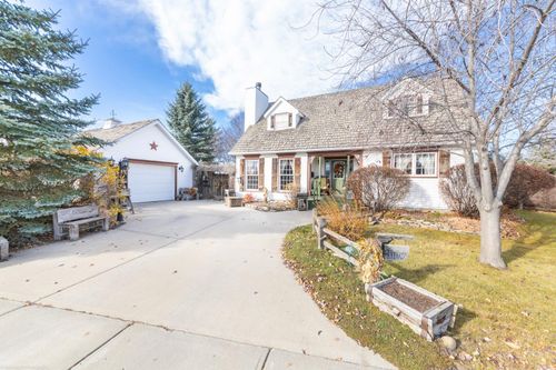 3002 67 Ave, Lloydminster, AB, T9V3H8 | Card Image