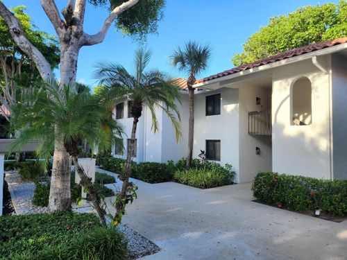 201-30 Pelican Pointe Dr, Delray Beach, FL, 33483-8033 | Card Image