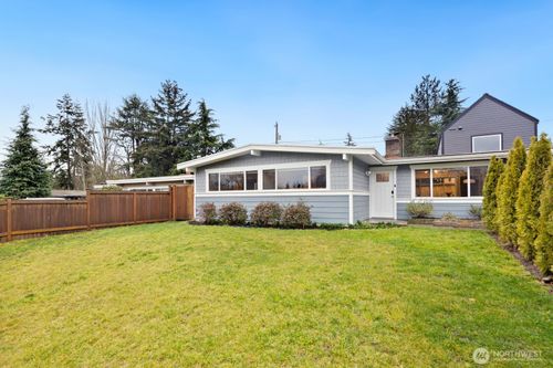 a-9203 29th Ave Sw, Seattle, WA, 98126-3922 | Card Image