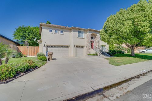 2425 Ollie Ct, Bakersfield, CA, 93314-5240 | Card Image