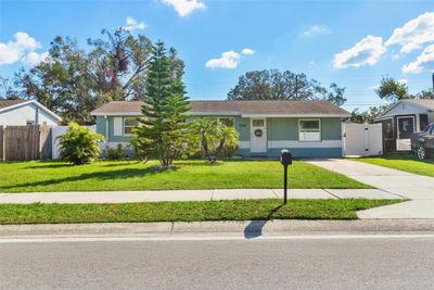 6844 82 Nd Avenue N, House other with 3 bedrooms, 2 bathrooms and null parking in Pinellas Park FL | Image 1