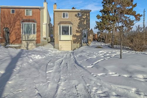 2 Brookhaven Crt, Nepean, ON, K2H9E3 | Card Image