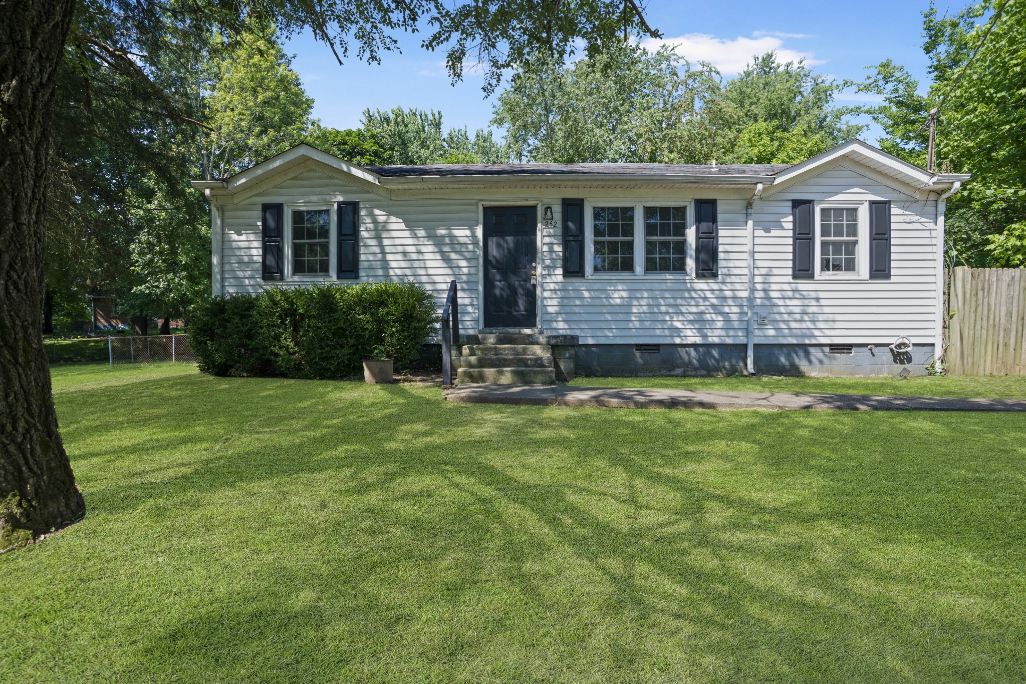 Raintree Dr, Clarksville, TN 37042