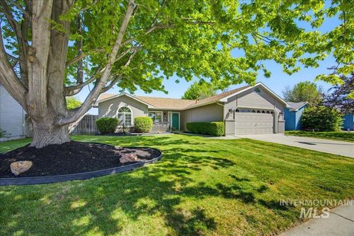 690 E Hawk St, Meridian, ID, 83646-4401 | Card Image