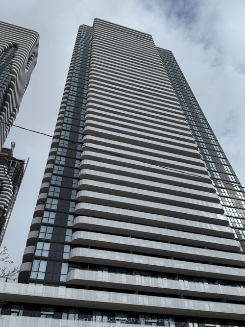 915-195 Commerce St, Concord, ON, L4K5C3 | Card Image