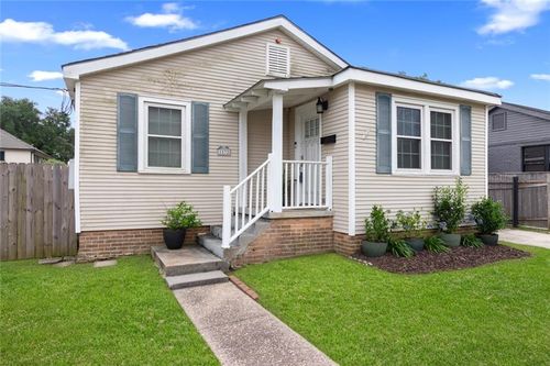 1532 Crescent Dr, New Orleans, LA, 70122-2010 | Card Image