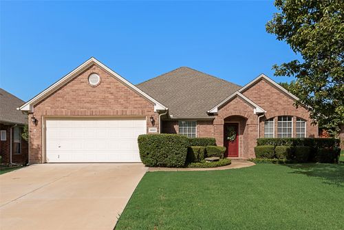 1803 Clover Hill Rd, Mansfield, TX, 76063-4033 | Card Image