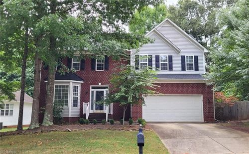8 Holly Springs Ln, Greensboro, NC, 27455-1525 | Card Image