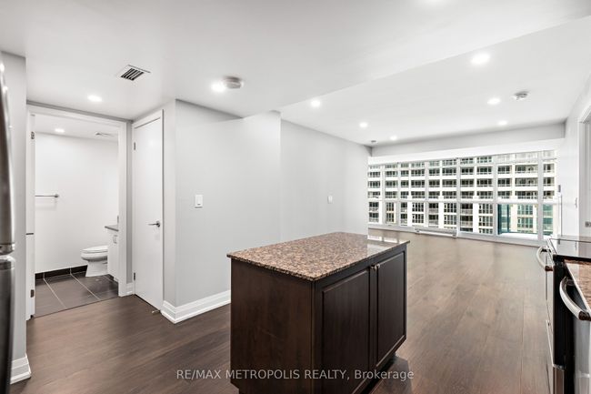 678 - 209 Fort York Blvd, Condo with 2 bedrooms, 2 bathrooms and null parking in Toronto ON | Image 7