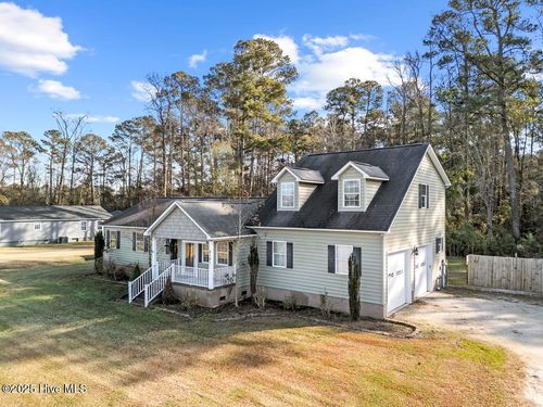 4161 Middle Rd, Trenton, NC, 28585-9067 | Card Image