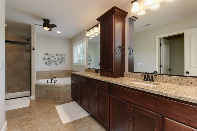 402 Raef Rd, House other with 4 bedrooms, 5 bathrooms and 3 parking in Downs IL | Image 24