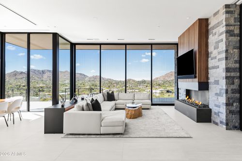 5002 E Valle Vista Way, Paradise Valley, AZ, 85253-5142 | Card Image