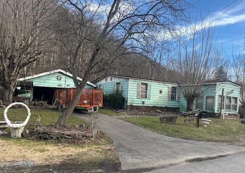 85 Maitland Cir, Welch, WV, 24801-2744 | Card Image