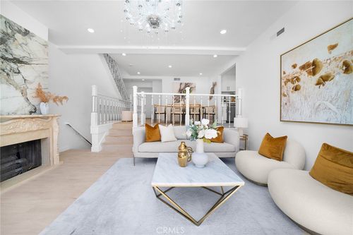 102 Intrepid Ct, Newport Beach, CA, 92663-2321 | Card Image