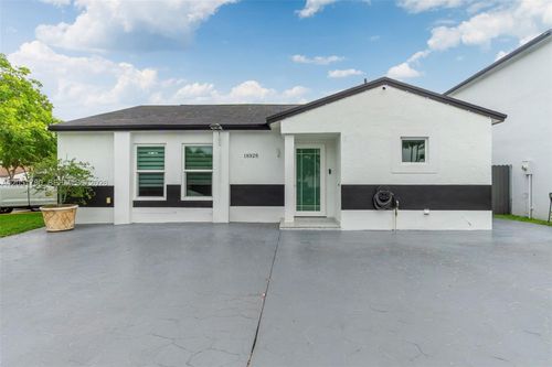 18928 Nw 63rd Ct Circle, Hialeah, FL, 33015 | Card Image