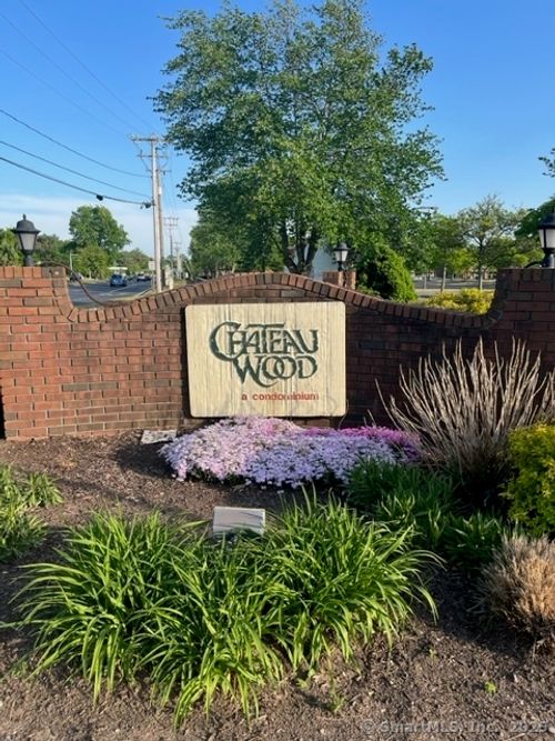 925-925 High Path Rd, Windsor, CT, 06095-4126 | Card Image