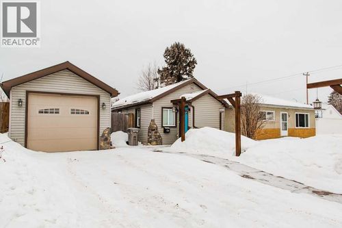 9511 103 Ave, Grande Prairie, AB, T8V1B6 | Card Image