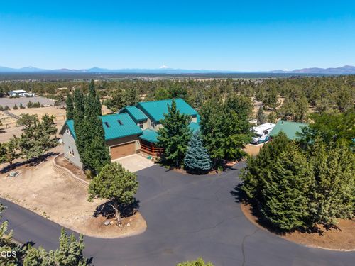 15555 Sw Hahlen Ave, Powell Butte, OR, 97753-1702 | Card Image