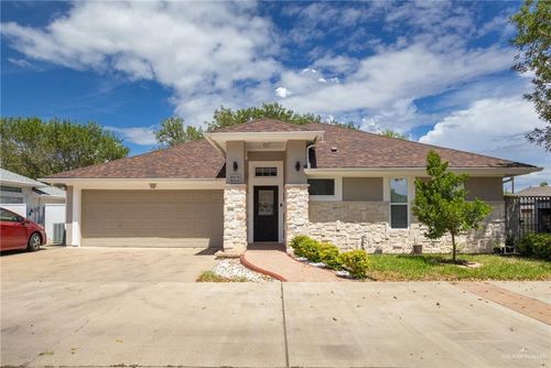 806 Hill Country Rd, Edinburg, TX, 78539-7470 | Card Image