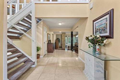 455 Lakepoint Loop, Pottsboro, TX, 75076-4643 | Card Image