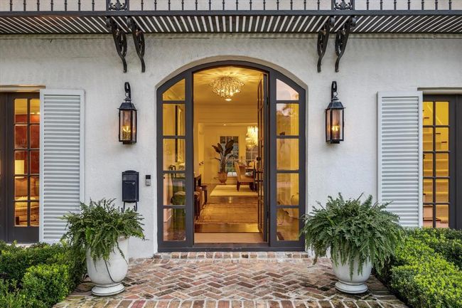 2129 Brentwood Dr, House other with 3 bedrooms, 5 bathrooms and 2 parking in Houston TX | Image 4