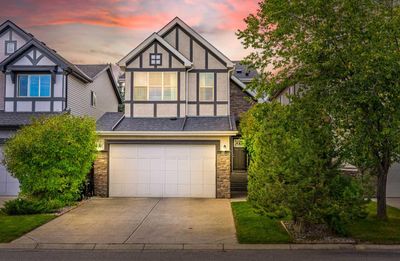 11 Aspen Hills Close Sw, House detached with 3 bedrooms, 3 bathrooms and 4 parking in Calgary AB | Image 1