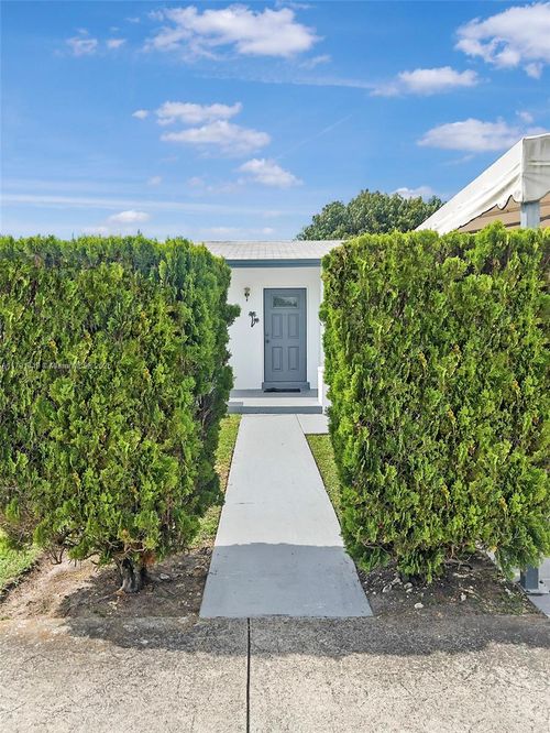 11104 Sw 154th Ter, Miami, FL, 33157-1249 | Card Image