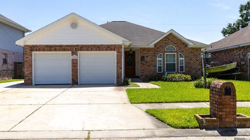 312 River Village Dr, Destrehan, LA, 70047-4017 | Card Image