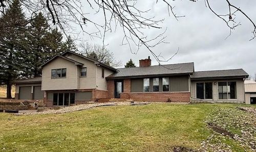 45722 County Road 15, Windom, MN, 56101-3295 | Card Image