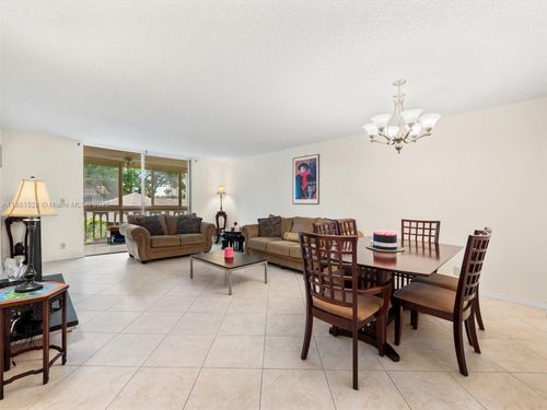 apt-207-1001 Ne 14th Ave, Hallandale Beach, FL, 33009-2707 | Card Image