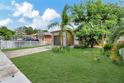 2323 Raleigh St, House other with 3 bedrooms, 2 bathrooms and null parking in Hollywood FL | Image 3