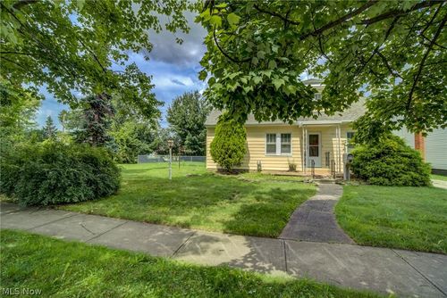 4312 Kenmore Ave, Parma, OH, 44134-2442 | Card Image