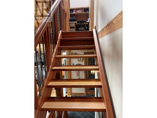 130 8 Th St, House other with 2 bedrooms, 3 bathrooms and null parking in Kaslo BC | Image 50