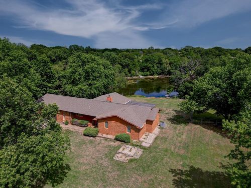 4 Lakeridge Dr, Arkansas City, KS, 67005-4304 | Card Image