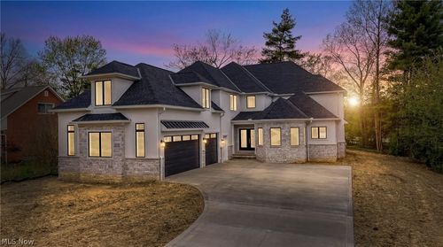 26117 N Woodland Rd, Beachwood, OH, 44122-1735 | Card Image