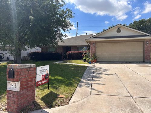7811 Fall Glen Dr, Houston, TX, 77040-6041 | Card Image