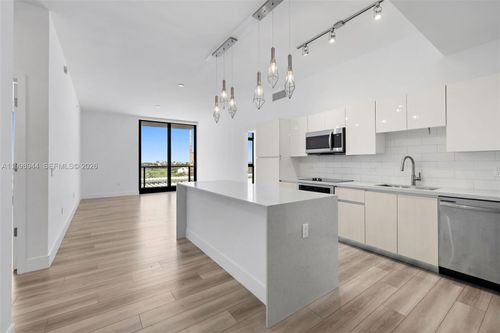 1409-101 Diplomat Pkwy, Hallandale Beach, FL, 33009 | Card Image