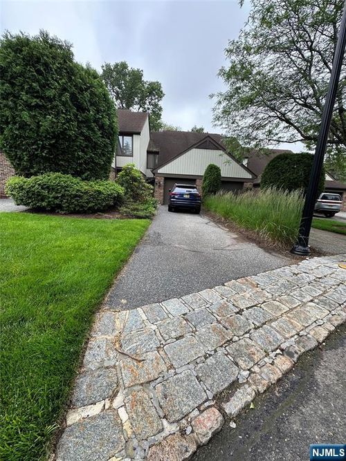 56 Meadowview Ct, Leonia, NJ, 07605-2043 | Card Image