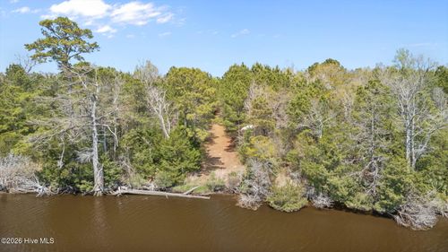 4160 Freedom Way, Hubert, NC, 28539-3822 | Card Image