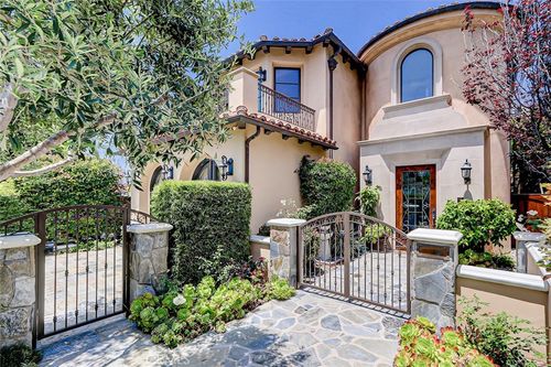 853 6th St, Manhattan Beach, CA, 90266-5859 | Card Image