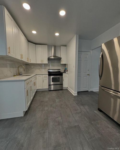 742 Sheffield Ave, Brooklyn, NY, 11207-6818 | Card Image