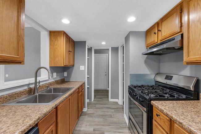 Kitchen. | Image 10